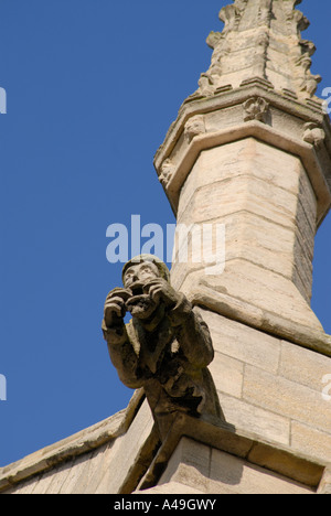 Wasserspeier in Form ein Priester zieht ein Gesicht auf dem brandneuen Turm des neuen neugotischen Kathedrale Bury St Edmunds Stockfoto