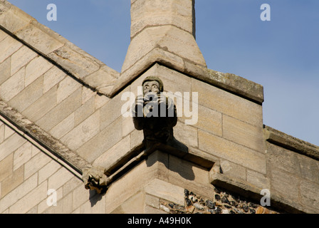 Wasserspeier in Form ein Priester zieht ein Gesicht auf dem brandneuen Turm des neuen neugotischen Kathedrale Bury St Edmunds Stockfoto