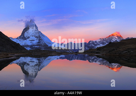brechen der Morgendämmerung am Matterhorn, Schweiz, Zermatt Stockfoto