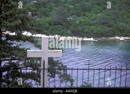 Steinkreuz auf St Mary Insel. Innerhalb der Nationalpark Mljet, auf die große Lake.Near Dubrovnik.Croatia... Adria. Stockfoto