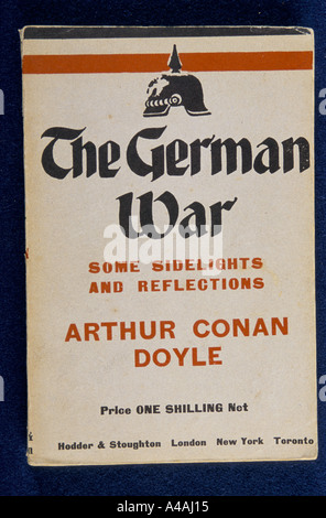 Artikel aus dem Archiv von Sir Arthur Conan Doyle, Schriftsteller. Ein Buch über den ersten Weltkrieg von Conan Doyle nannte die deutschen Krieg Stockfoto