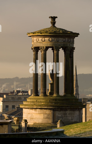 Ein Blick auf das Dugald Stewart Monument auf dem Calton Hill, Edinburgh. Stockfoto