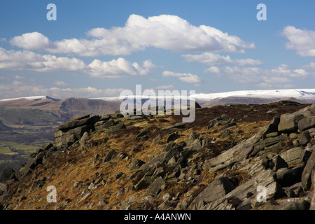 Blick über den Hope Valley in Richtung Mam Tor von Higger Tor in der Nähe von Hathersage im Peak District Stockfoto