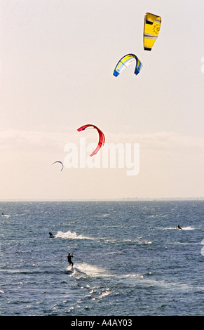 Kitesurfen,, nahen Brighton Beach, Melbourne, Port Phillip Bay, Victoria, Australien, vertikal, Stockfoto