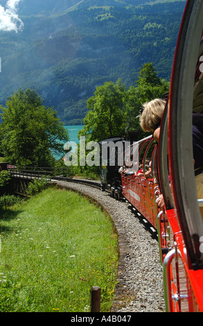 Aufsteigend des Rothorn-Bergs in Switerland nach Brienz Rothorn-Dampfeisenbahn Stockfoto