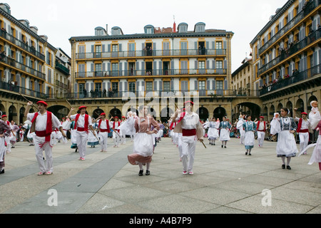 Hirten und Kindermädchen parade (Nineras y Pastores) Plaza Consitution, Donostia-San Sebastián, Pais Vasco, Spanien Stockfoto