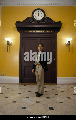Geschäftsführer Mark Featherstone am Liverpool Institute of Performing Arts. Stockfoto