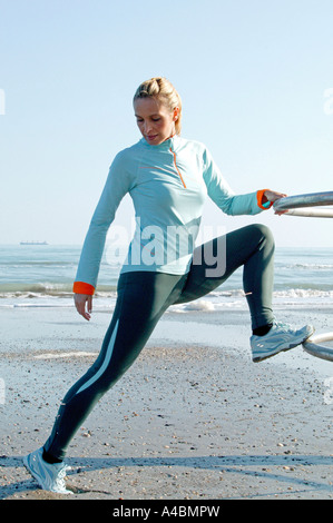 Frau Beim Joggen am Meer, Frau Joggen am Meer Stockfoto