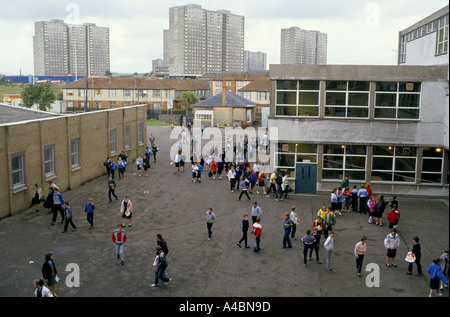 KINDER SPIELPLATZ, HOLYROOD SECONDARY SCHOOL, GLASGOW. Stockfoto