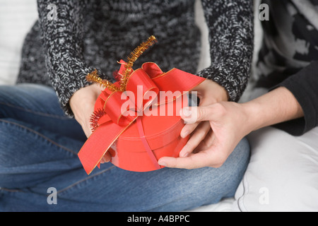 Paar auf couch Stockfoto