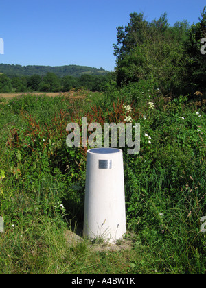 Solar System Skala Modell Säule markiert die Position des Planeten Pluto Otford Kent UK Stockfoto