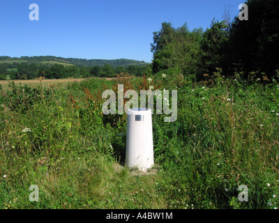 Solar System Skala Modell Säule markiert die Position des Planeten Pluto Otford Kent UK Stockfoto