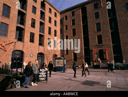 Die neu renovierten Gebäude, Albert Dock in Liverpool, England. Stockfoto