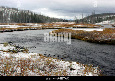 Winter Abstauben auf dem Lewis River, Yellowstone-Nationalpark, wyoming Stockfoto