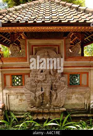 Hofeinfahrt und Gateway im Königspalast von Ubud, Bali Indonesien Stockfoto