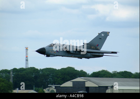 Panavia Tornado GR4 fliegen niedrig Stockfoto