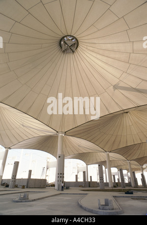 Hajj Terminal, speziell gebaut, um ausländische Pilger im Bau King Abdulaziz International Airport, Jeddah behandeln Stockfoto