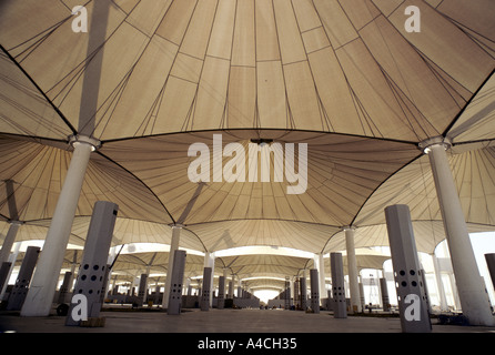 Hajj Terminal, speziell gebaut, um ausländische Pilger im Bau King Abdulaziz International Airport, Jeddah behandeln Stockfoto