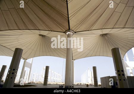 Hajj Terminal, speziell gebaut, um ausländische Pilger im Bau King Abdulaziz International Airport, Jeddah behandeln Stockfoto