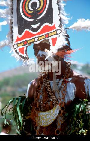 Hiri Moale Festival Gogooala Stammesangehörige in Kriegsbemalung führt traditionelle Tänze Stockfoto