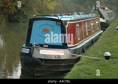 Foxton Schlösser, Narrowboats vor Anker am Grand Union Canal, Leicestershire, England, UK Stockfoto