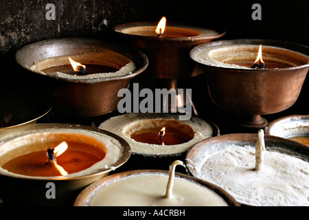 Butterlampen in Swayambhunath Tempel, Kathmandu, Nepal Stockfoto