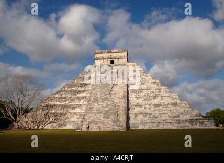 Der Tempel des Kukulcan hat das höchste Bauwerk der Maya in Yucatán eine Treppe nach oben zu öffnen. Stockfoto