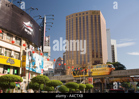 Malaysia Kuala Lumpur Bukit Bintang und monorail Stockfoto