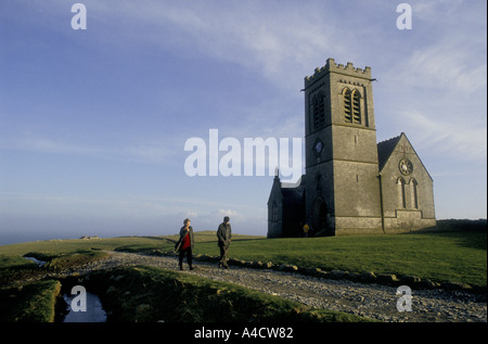SMOKESTOP "LUNDY ISLAND 1994, SMOKESTOPPERS ZU FUß VERGANGENHEIT LUNDY INSEL ST. HELINA KIRCHE. Stockfoto
