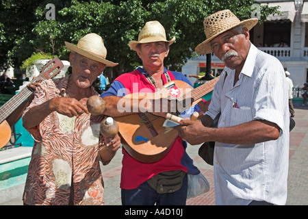 Traditionelle kubanische Band, Parque Cespedes, Santiago De Cuba, Kuba Stockfoto