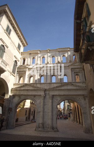 Bögen der Porta Borsari, Verona, Italien Stockfoto