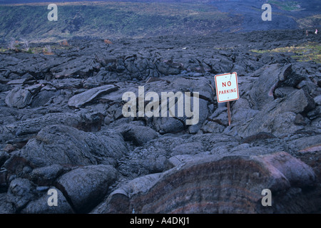 Kein Parkplatz Schild in einer gekühlten Lavastrom im Volcanoes National Park, Florida, USA Stockfoto