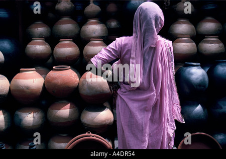 Frau in einen Sari, Jaipur, Rajasthan, Indien 1992 Stockfoto