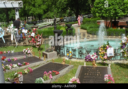 Grab von Elvis Presley Graceland Memphis Tennessee Stockfoto