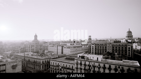 Moderne Städte der Welt. Urbane Stadtbild auf die Skyline der Stadt von Havanna in Kuba In Mittelamerika. Kultur Reise Lateinamerika Stockfoto