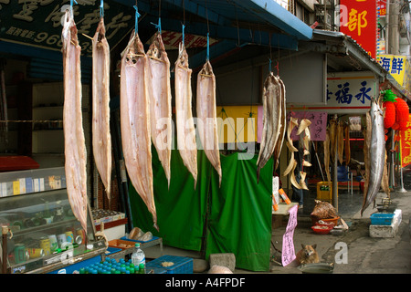 Getrocknete Muränen zum Verkauf an Nanfang-Ao-Fisch Markt Suao Taiwan Republic Of China Stockfoto