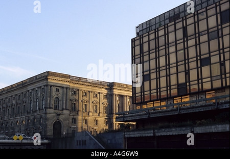 Palast der Republik in Berlin-Mitte am Schlossplatz Stockfoto