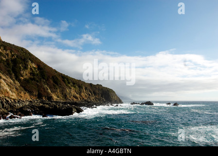 Großartige Aussicht aufs Meer an einem sonnigen Tag Stockfoto