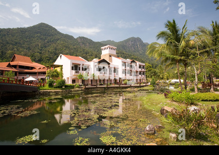 Malaysia Kedah Langkawi Pantai Kok Oriental Dorfteich und inn Stockfoto