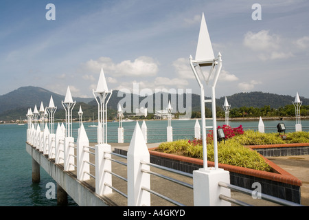 Malaysia Kedah Langkawi Kuah Strandpromenade am Wasser Stockfoto