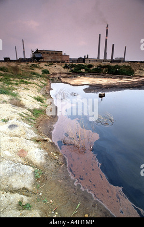 Abwasser-See des Werks Film Wolfen, Bitterfeld, DDR Stockfoto