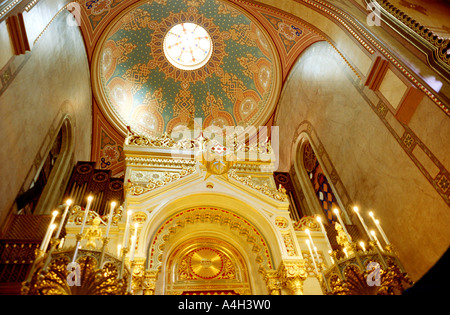 Innenräume der Dohany Straße Synagoge oder der großen Synagoge in Budapest, Ungarn. Stockfoto