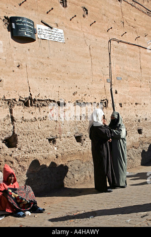 Marrakesch Marokko Frauen auf der Straße Stockfoto