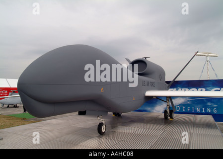 Global Hawk Unmanned Aerial Vehicle 2004 Farnborough Airshow England Stockfoto