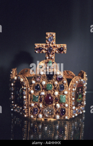 Kaiserkrone des Heiligen Römischen Reiches in Wien "Schatzkammer" Stockfoto