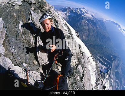 Alison Fragakis auf dem Matterhorn s Hörnli Grat Zermatt Schweiz Stockfoto