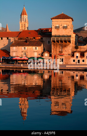 Kirche und Kloster St. Nikolaus in der Altstadt von Trogir an der dalmatinischen Küste von Kroatien Stockfoto