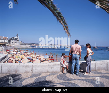 Praia da Ribeira de Cascais Blick auf Strand und Promenade, Cascais, Estoril Coast, Estremadura, Portugal Stockfoto