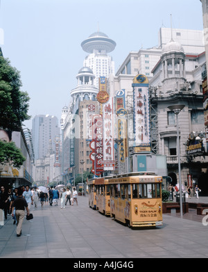 Fußgängerzone in Nanjing Road, Shanghai, Volksrepublik China Stockfoto