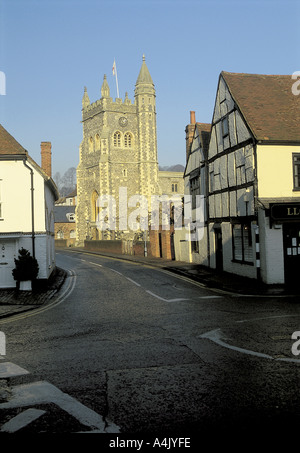 Straßenansicht in Amersham der alten Kirche Stockfoto